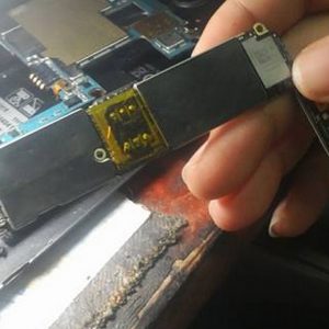 Thay ổ sim iPhone SE