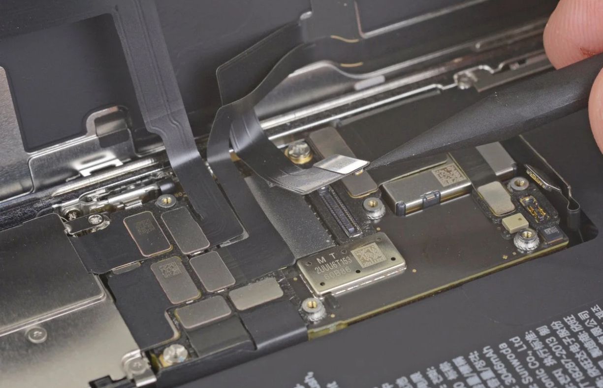 Ép cổ cáp màn hình iPhone