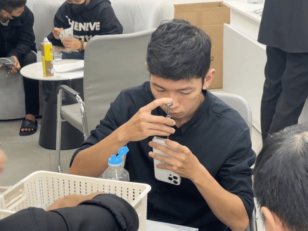 Thay pin iPhone chính hãng tại Fix24h