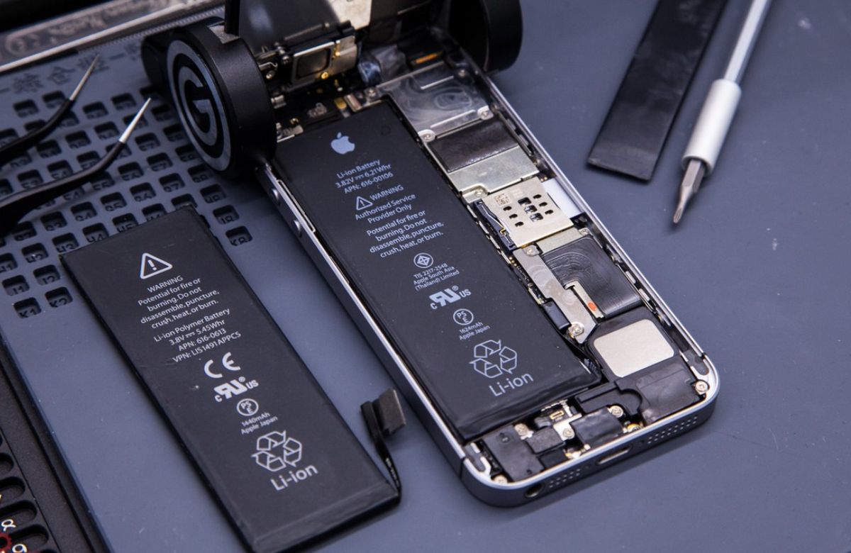 Thay pin iphone
