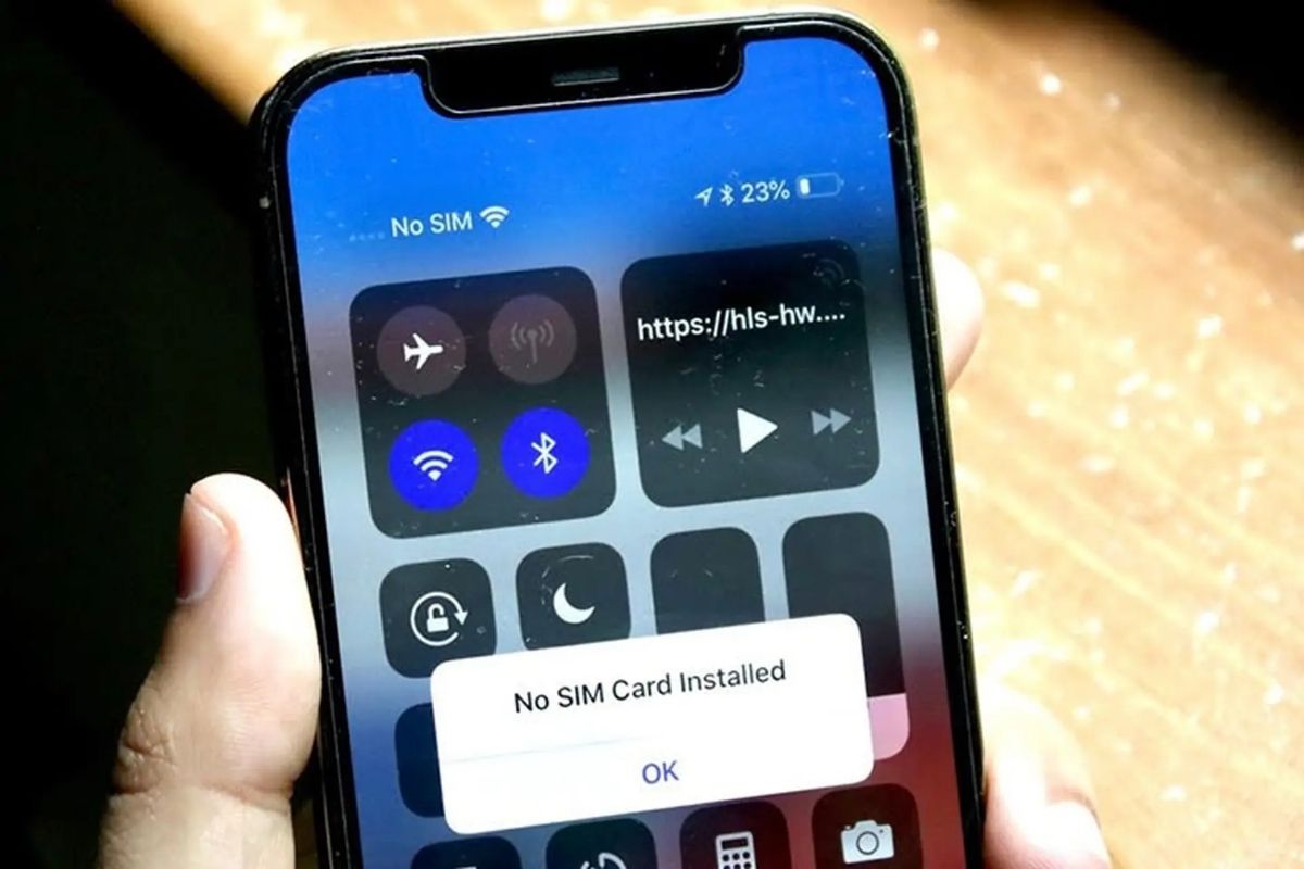 iPhone không nhận SIM
