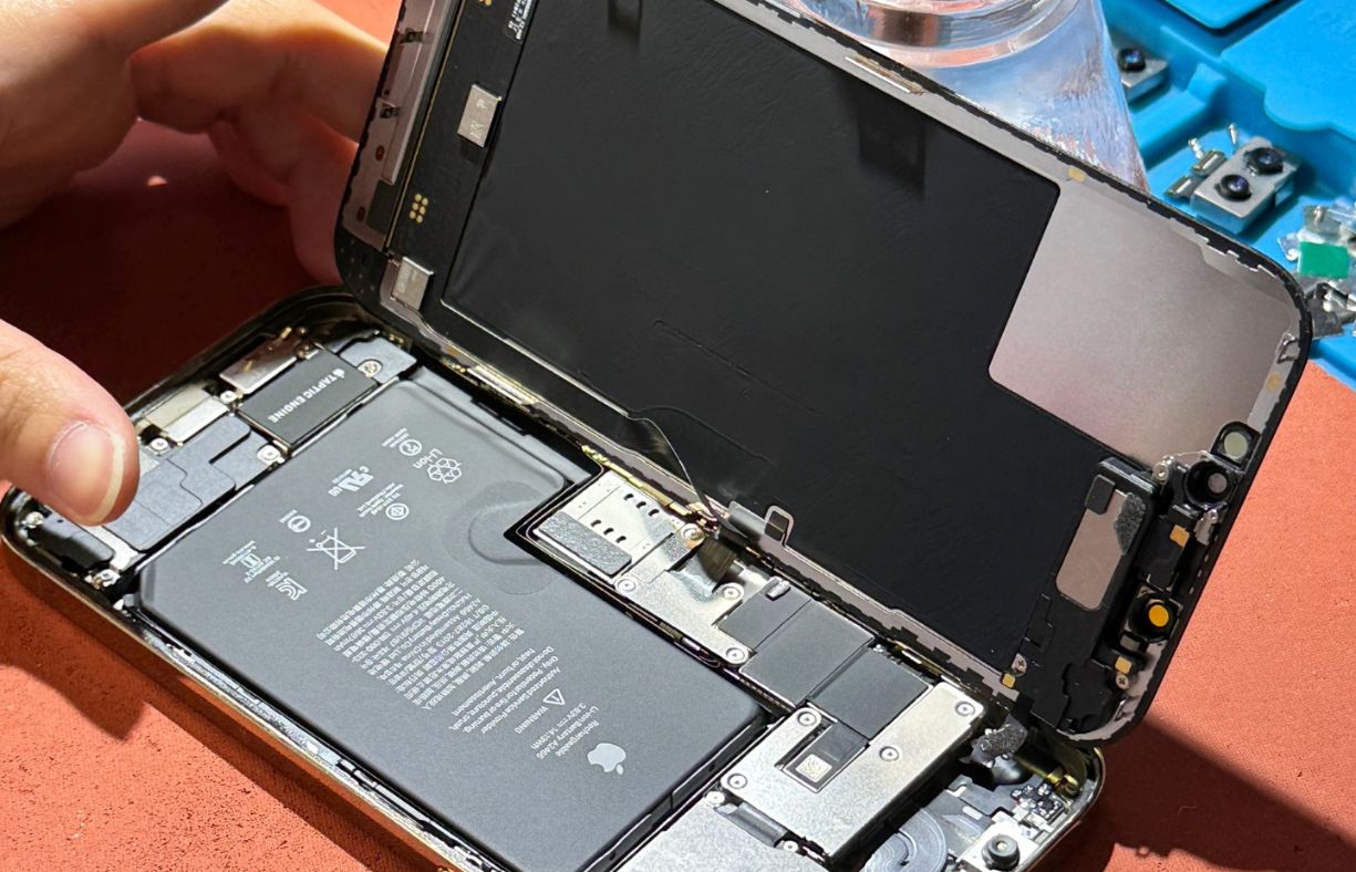 Dịch vụ sửa chữa iPhone tại Bình Chánh