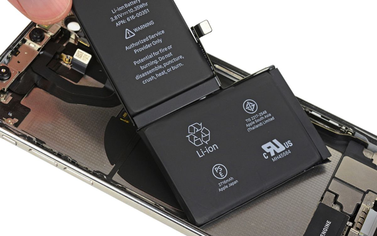 Thay pin iPhone 11 Pro Max chính hãng, giá rẻ
