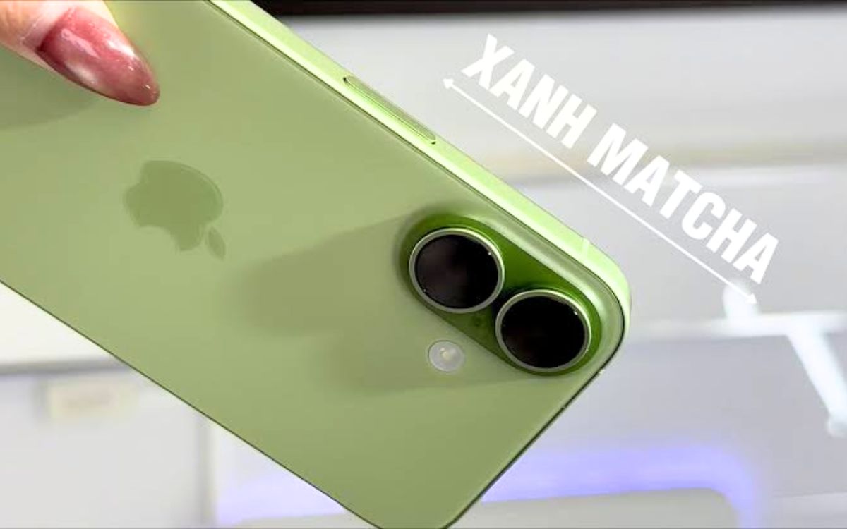 iPhone 17