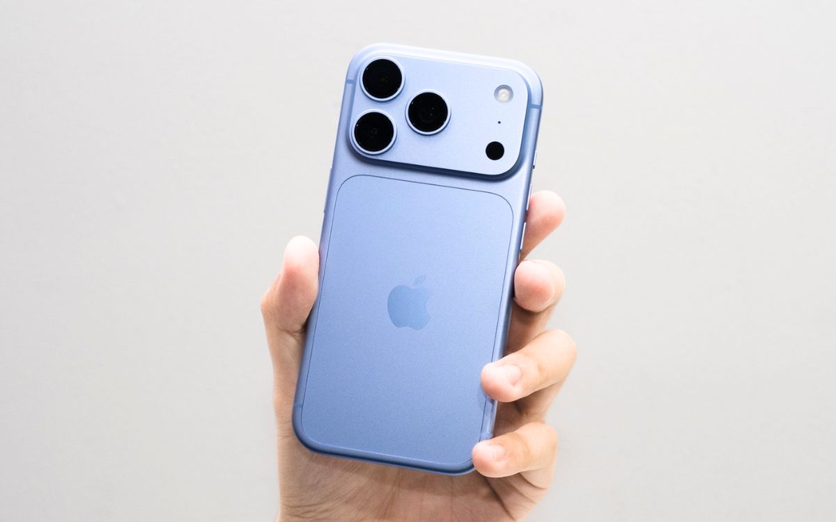 iPhone 18 Pro xanh băng thanh